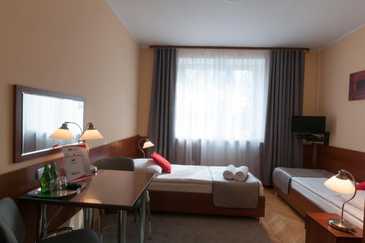 Hotel Komes Skarżysko-Kamienna المظهر الخارجي الصورة