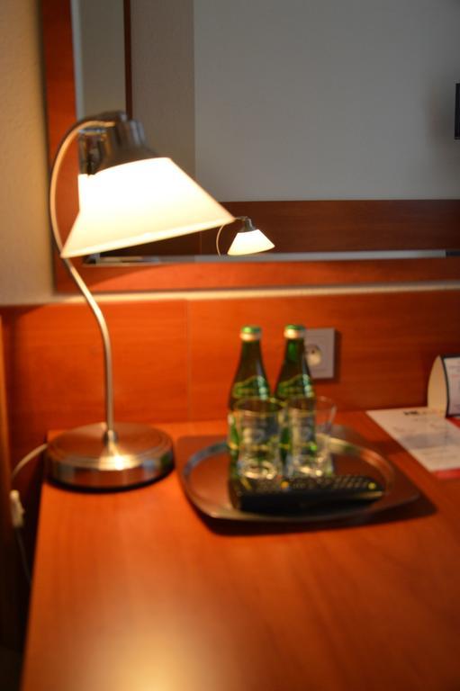 Hotel Komes Skarżysko-Kamienna الغرفة الصورة