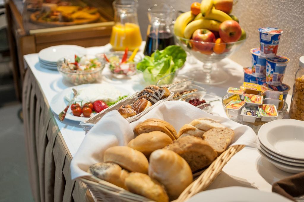 Hotel Komes Skarżysko-Kamienna المظهر الخارجي الصورة