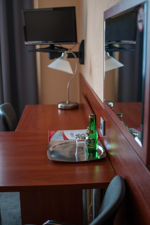Hotel Komes Skarżysko-Kamienna المظهر الخارجي الصورة