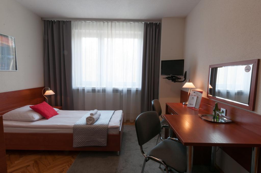 Hotel Komes Skarżysko-Kamienna المظهر الخارجي الصورة