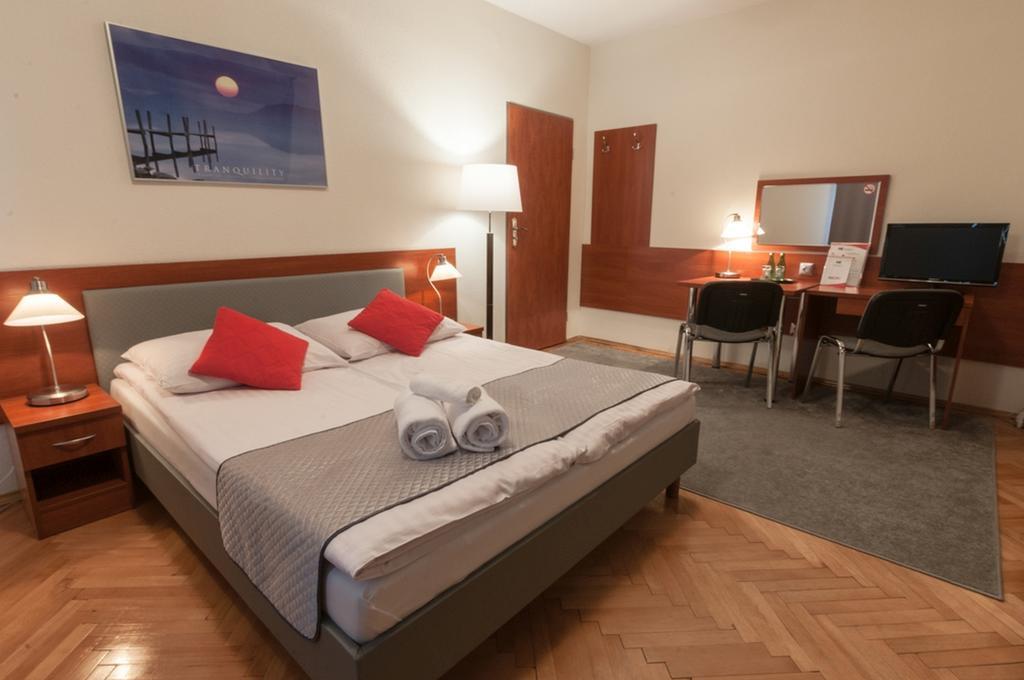 Hotel Komes Skarżysko-Kamienna المظهر الخارجي الصورة